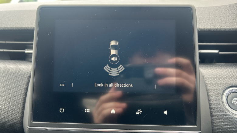 Renault Clio 1.0 TCe 100 Iconic 5dr Petrol Hatchback